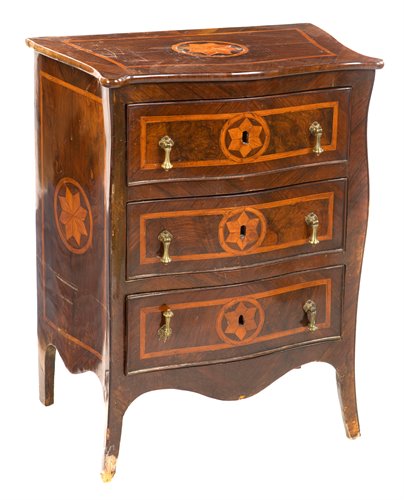 Petite commode galbée